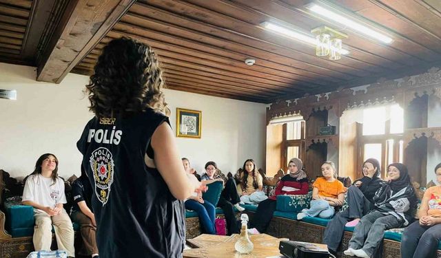 Kütahya’da öğrencilere siber güvenlik, teknoloji bağımlılığı eğitimi