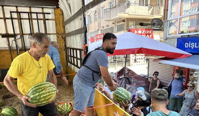 Maltepe’de 25 ton  karpuzu ücretsiz dağıttı