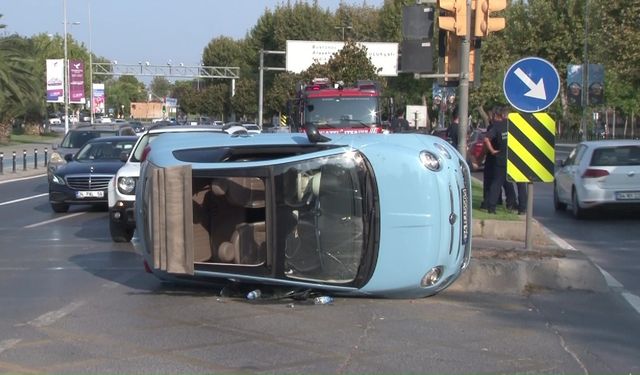 Maltepe’de kontrolden çıkan otomobil yan yattı