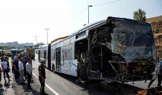 Metrobüs kazasına ilişkin 5 kişi tutuklanarak cezaevine gönderildi