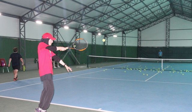 Mevlana Vadisi’ne kapalı tenis kortu