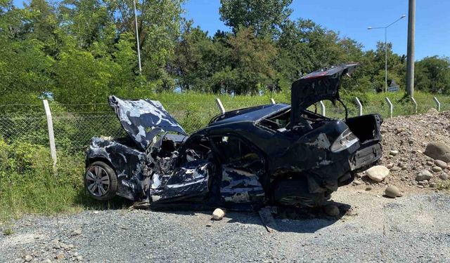 Ordu’da feci kaza: Cansız bedeni çıkarılırken otomobil alev aldı