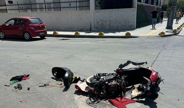 Otomobil ve elektrikli motosiklet çarpıştı: 1 çocuk yaralandı