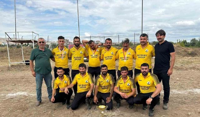 Şampiyon olan Bayburt Atlı Spor Kulübü 1’inci lige yükseldi