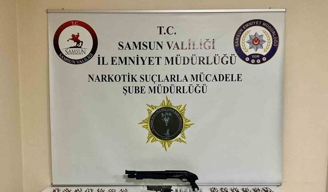 Samsun’da bin 393 adet sentetik ecza ile tabanca ve tüfek ele geçirildi