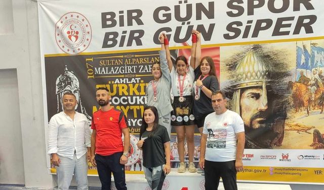 Sporcu Özlem Yanak, Muaythaide birinci oldu