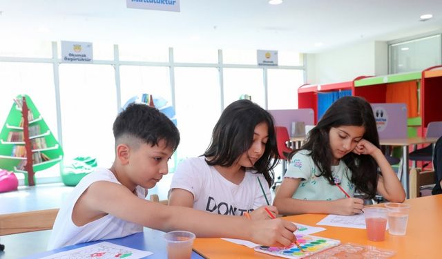 Sultangazi Belediyesi Çocuk Kütüphanesi’nde yaz etkinlikleri düzenliyor