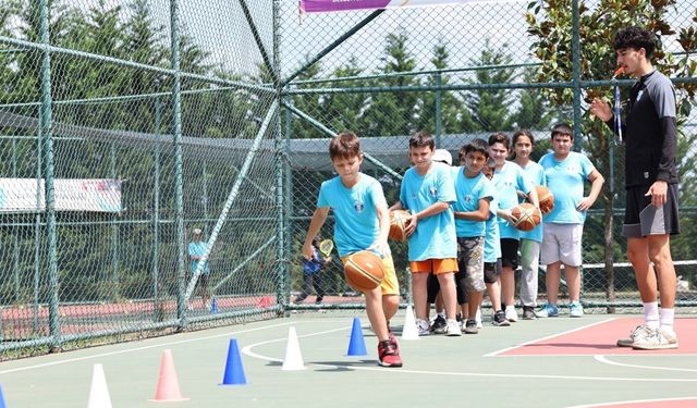 Sultangazi Belediyesi’nden genç sporculara yaz spor okulu