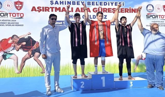 Sultangazili güreş sporcusu Türkiye şampiyonu oldu