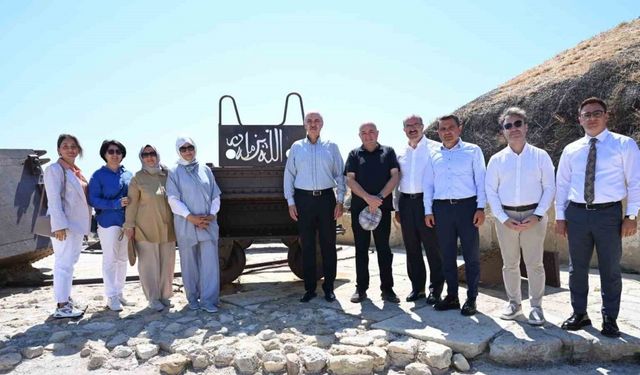 TBMM Başkanı Numan Kurtulmuş ve AK Partili Ayhan Gider, Tarihi Alanı ziyaret etti