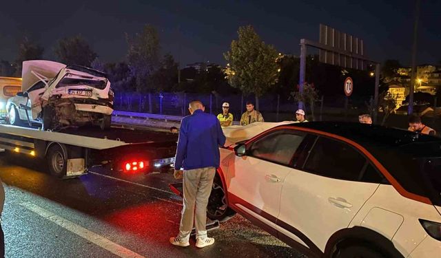 TEM Otoyolu’nda iki araç çarpıştı: 1 ölü