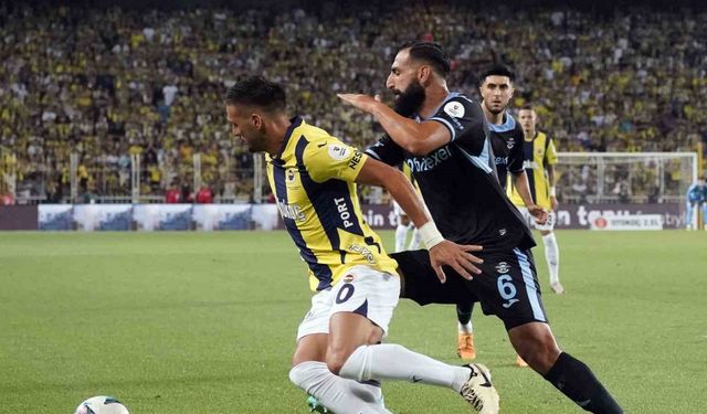 Trendyol Süper Lig: Fenerbahçe: 1 - Adana Demirspor: 0 (İlk yarı)