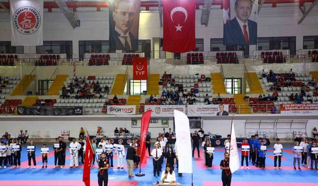 Türkiye Karate Şampiyonası’nın açılış seremonisi yapıldı