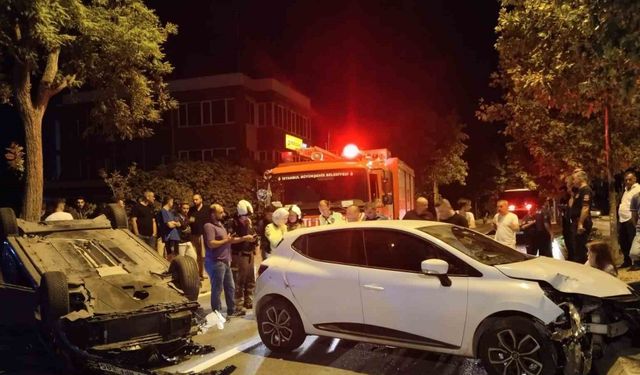 Tuzla’da kontrolden çıkan araç karşıdan gelen otomobile çarpıp takla attı: 1’i ağır 3 yaralı