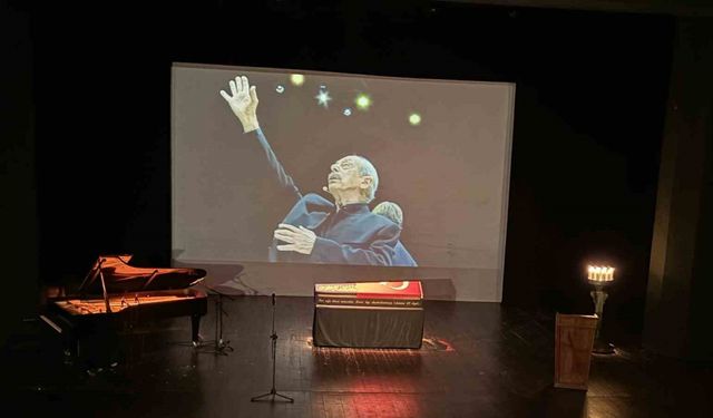 Usta sanatçı Genco Erkal için Harbiye Muhsin Ertuğrul Sahnesi’nde tören düzenlendi