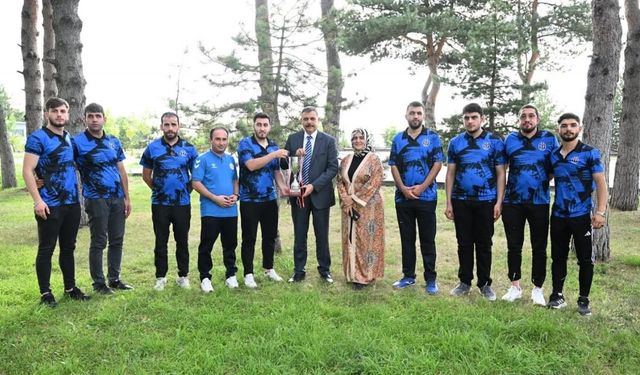 Vali Çiftçi, Görme Engelliler Futsal Takımını kabul etti