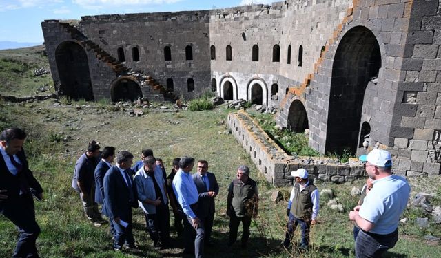 Vali Çiftçi’den tabyalara çıkarma