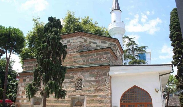 Yalı Cami, ilk günkü tarihi dokusuyla dimdik ayakta