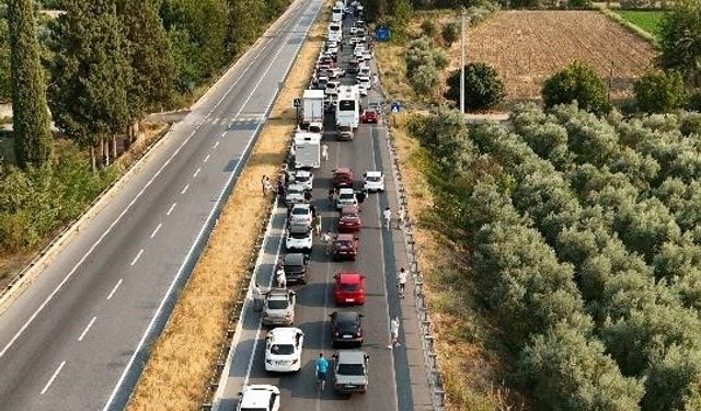 Yangın nedeniyle trafiğe kapatılan Aydın-Mğla Karayolu açıldı