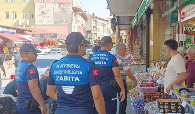 Zabıta ekiplerinden kaldırım ve yol işgallerine denetim