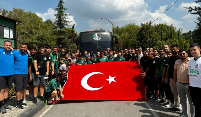 Sakaryaspor'dan 30 Ağustos Paylaşımı