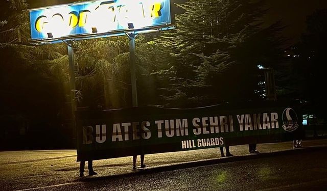 Taraftarlar Sakaryaspor İçin Pankartla Seslerini Duyurdu!