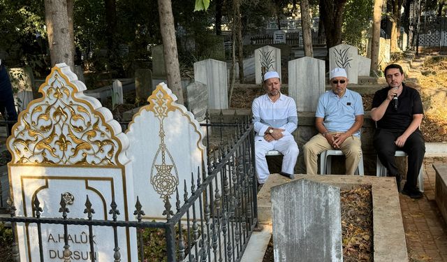 Prof. Dr. Ahmet Haluk Dursun Kocaeli'deki mezarı başında anıldı