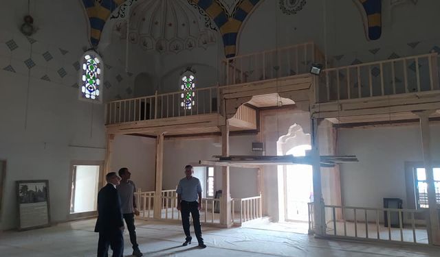 Taraklı İlçe Müftüsü İhsan Kurt, Cami Çalışmalarını Yerinde İnceledi