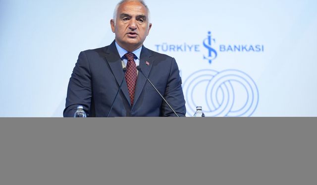 Bakan Ersoy, "Atatürk Vizyonuyla Gelecek Yüzyıla Bakış Konferansı"nda konuştu: