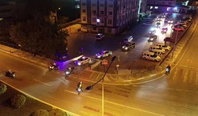 Balıkesir'de polis denetiminde 32 sürücüye "gürültü" cezası uygulandı