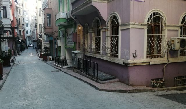 Beyoğlu'nda otelde tartıştığı sevgilisini darbedip ölümüne neden olan zanlı yakalandı