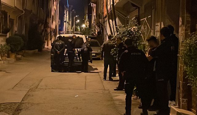 Bursa'da komşularını rahatsız edip polise silah çeken kişiye "özel tim" müdahalesi