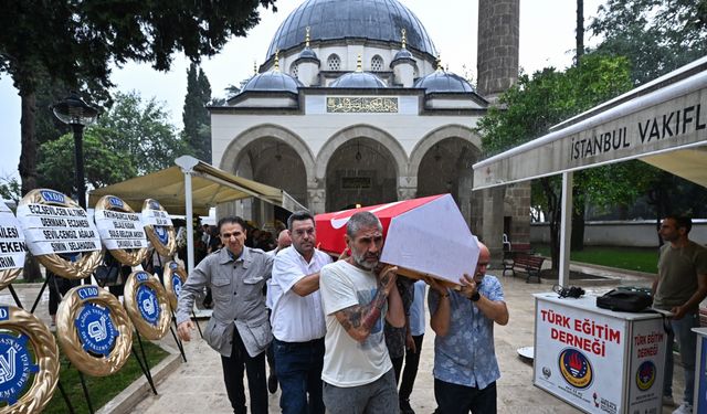 Eski AA Genel Müdürü Atilla Onuk İstanbul'da son yolculuğuna uğurlandı