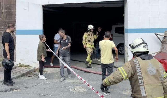 GÜNCELLEME - Şişli'de bir plazanın bodrum katında çıkan yangın söndürüldü