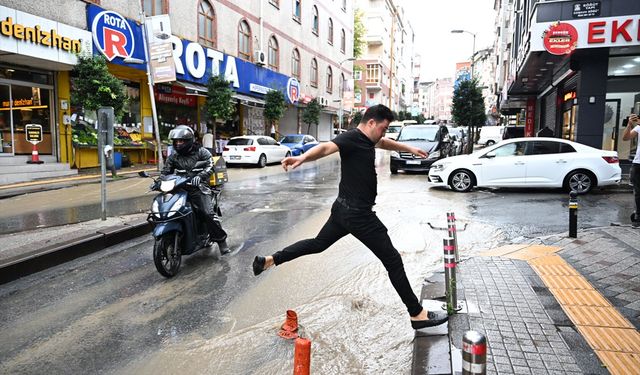 İstanbul'da aralıklarla sağanak etkili oluyor