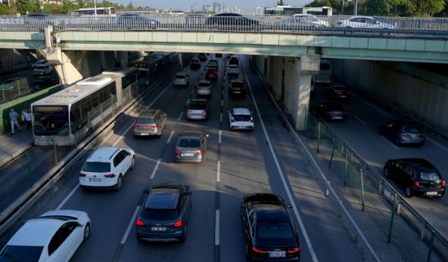 İstanbul'da sabah saatlerinde trafik yoğunluğu arttı