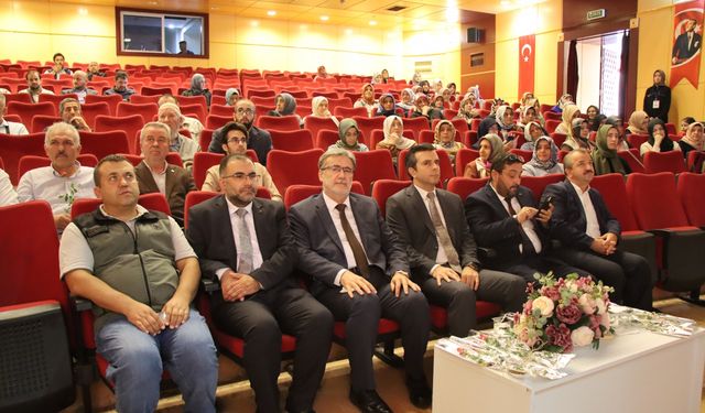 Kırklareli'nde Mevlid-i Nebi Haftası kapsamında konferans düzenlendi