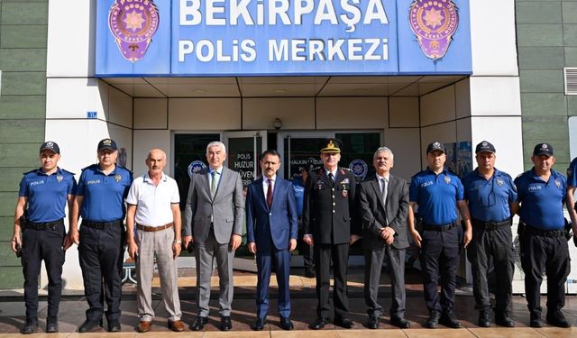 Kocaeli Valisi Aktaş, Bekirpaşa Polis Merkezi'ni ziyaret etti