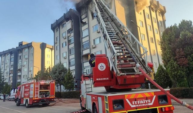 Kocaeli'de apartmanda çıkan yangın söndürüldü