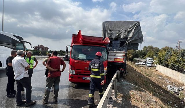 Kocaeli'de tıra çarpan kamyonun sürücüsü yaralandı