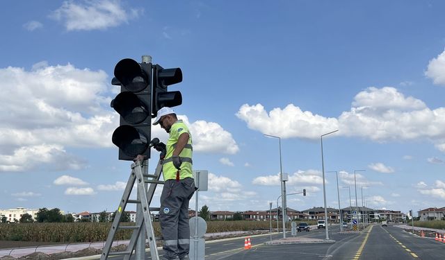 Sakarya Büyükşehir Belediye Başkanı Alemdar, yol yapım çalışmalarını inceledi