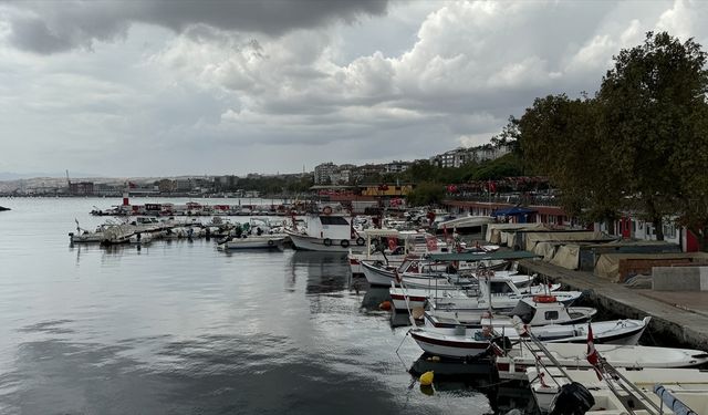 Tekirdağ'da etkili olan fırtına ve sağanak sonrası balıkçılar limana eli boş döndü