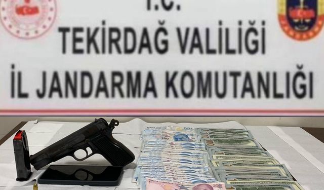 Tekirdağ'da kendilerini jandarma olarak tanıtan 2 dolandırıcılık şüphelisi İstanbul'da yakalandı