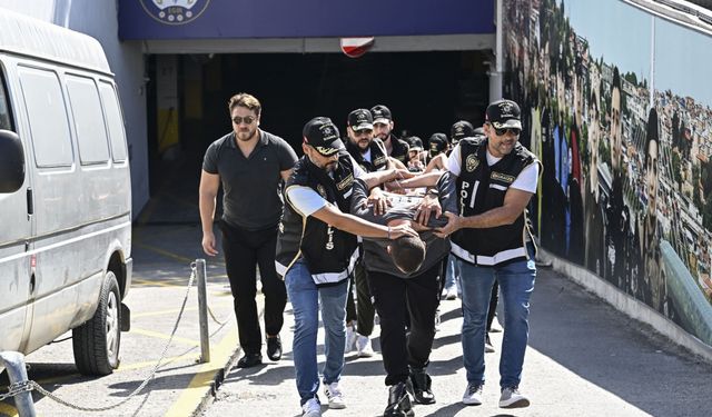 Üsküdar'da bir kişinin öldüğü silahlı saldırıya ilişkin yakalanan 16 şüpheli adliyede