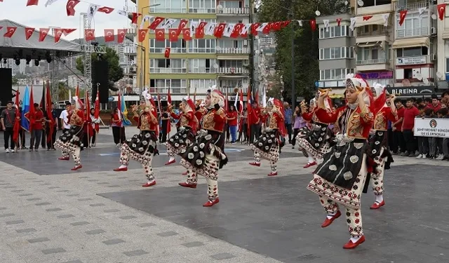 Bursa Gemlik'te kurtuluş coşkusu sürüyor