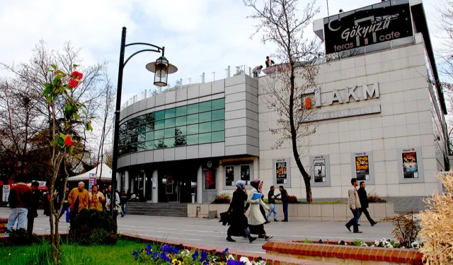 Sakarya'nın hafızası AKM eski günlerine dönüyor