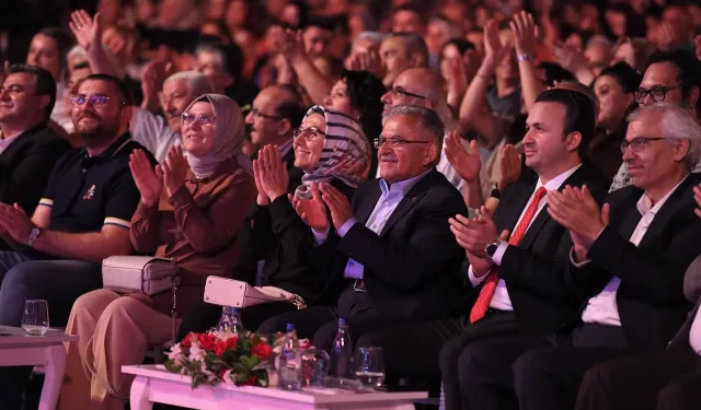 TRT sanatçıları Kayseri'de kulakların pasını sildi