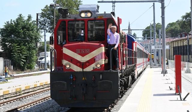 2024 yılının ilk 8 ayında demiryolları ile toplamda 17 milyon 449 bin 75 ton yük taşındı"