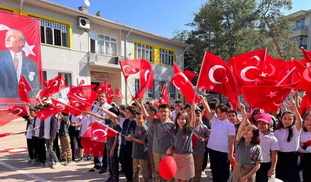 Afyonkarahisar’da yeni eğitim dönemi 143 bin öğrenci ile başladı