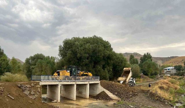 Ağrı’da köy yolları yenilendi